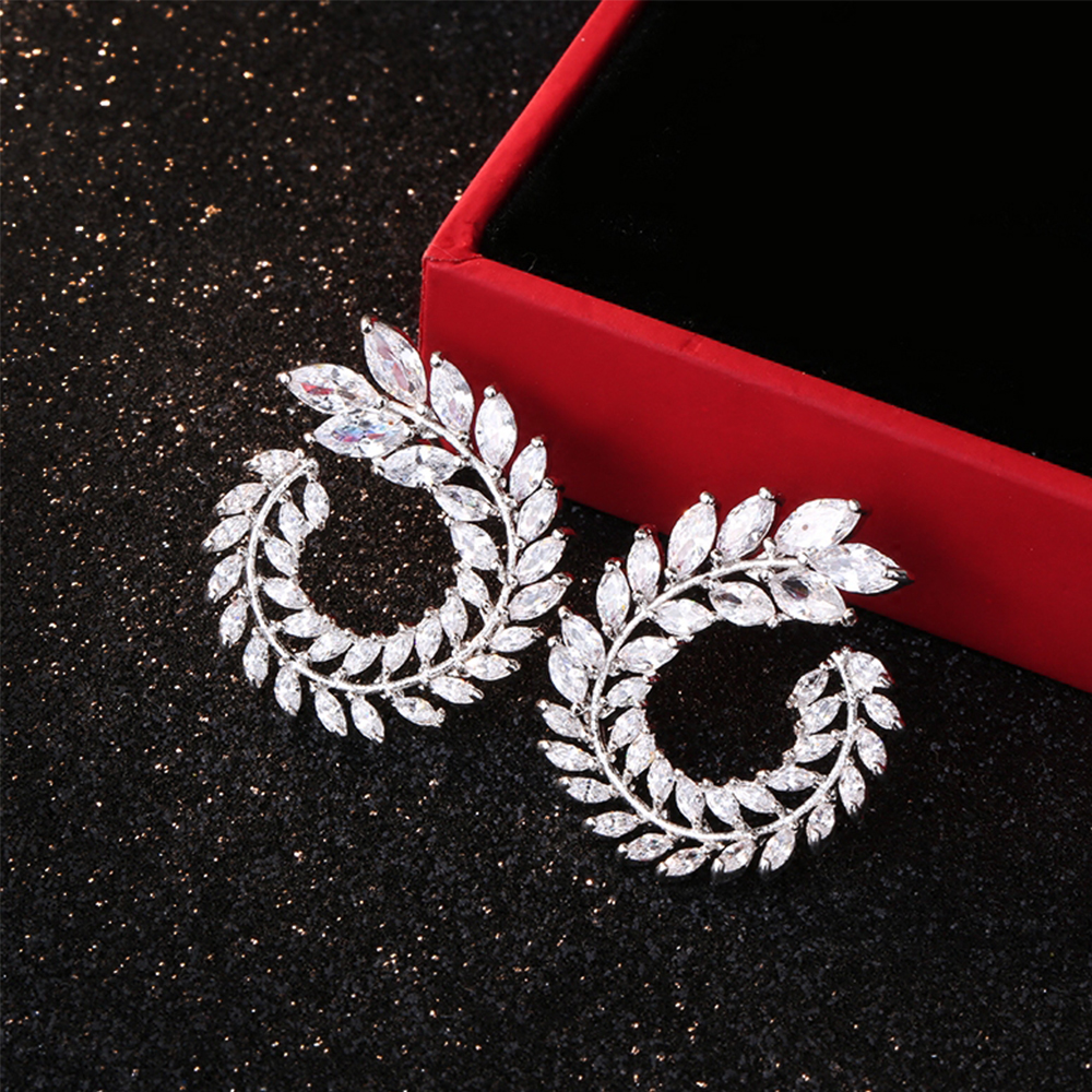 Khuyên tai kiểu dáng chiếc lá cuộn tròn đính đá thời trang cao cấp