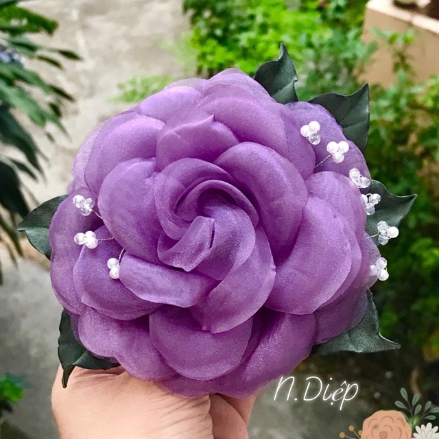 Hoa hồng màu tím cài áo-size: 12-14cm