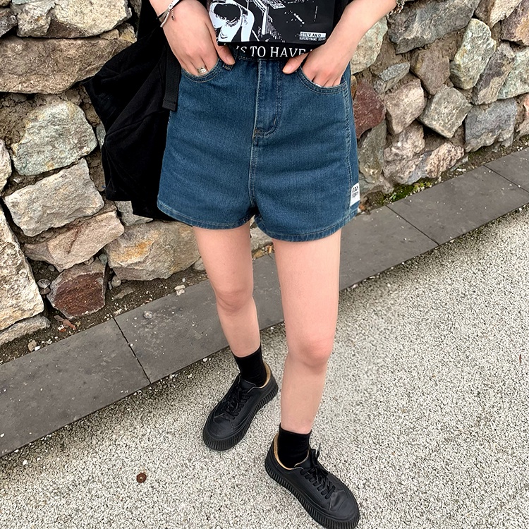 Quần Short Denim Huy Hiệu Nhỏ Bên 52814