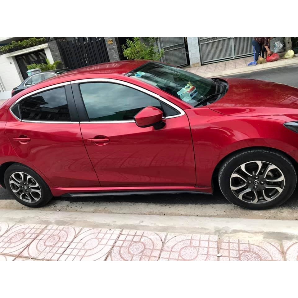 Nẹp Viền Cong, Chân Kính Inox Cho Xe Mazda 2 2016 đến 2021