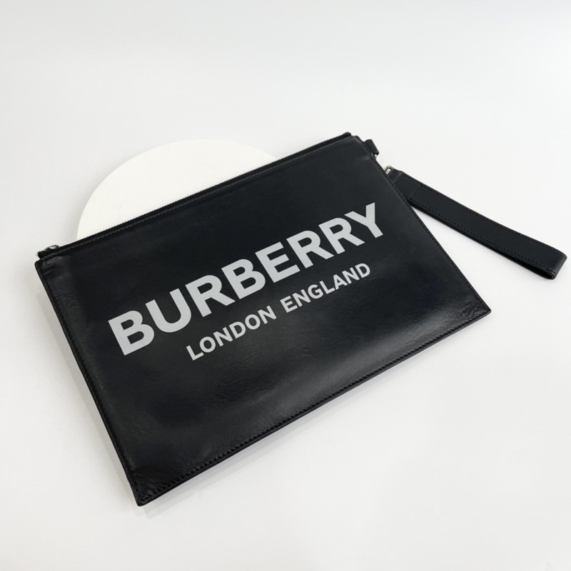 Túi Clutch burberry màu đen