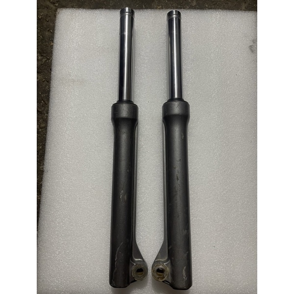 Thụt trước phanh cơ xe Sirius 110cm của Yamaha