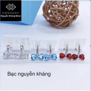 1 đôi bông tai bạc hình nơ, gắn đá màu trắng