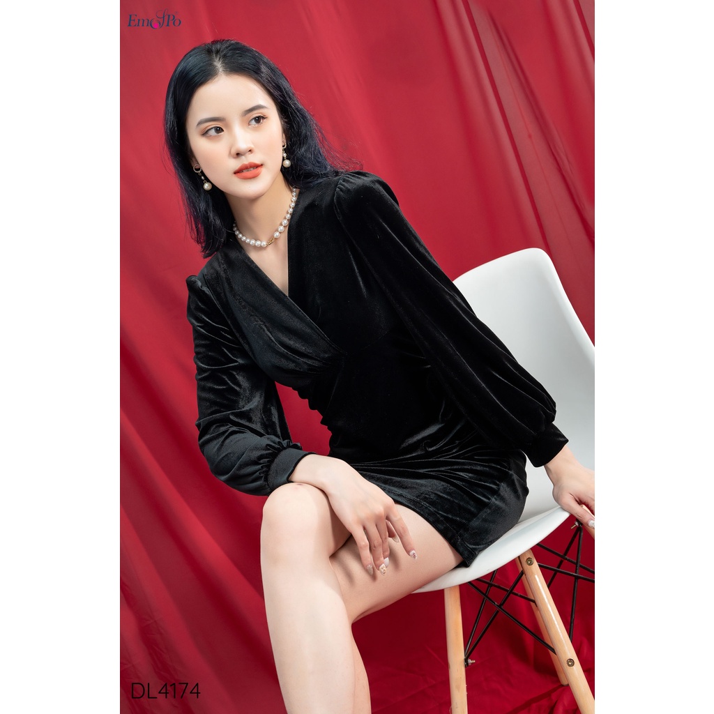 Đầm nhung cổ V tay dài Emspo DL4174