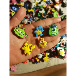 (Được chọn mẫu) Sticker gắn sục, dép cross