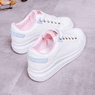 Sneaker Nữ mẫu Hot cho mùa Thu 2020