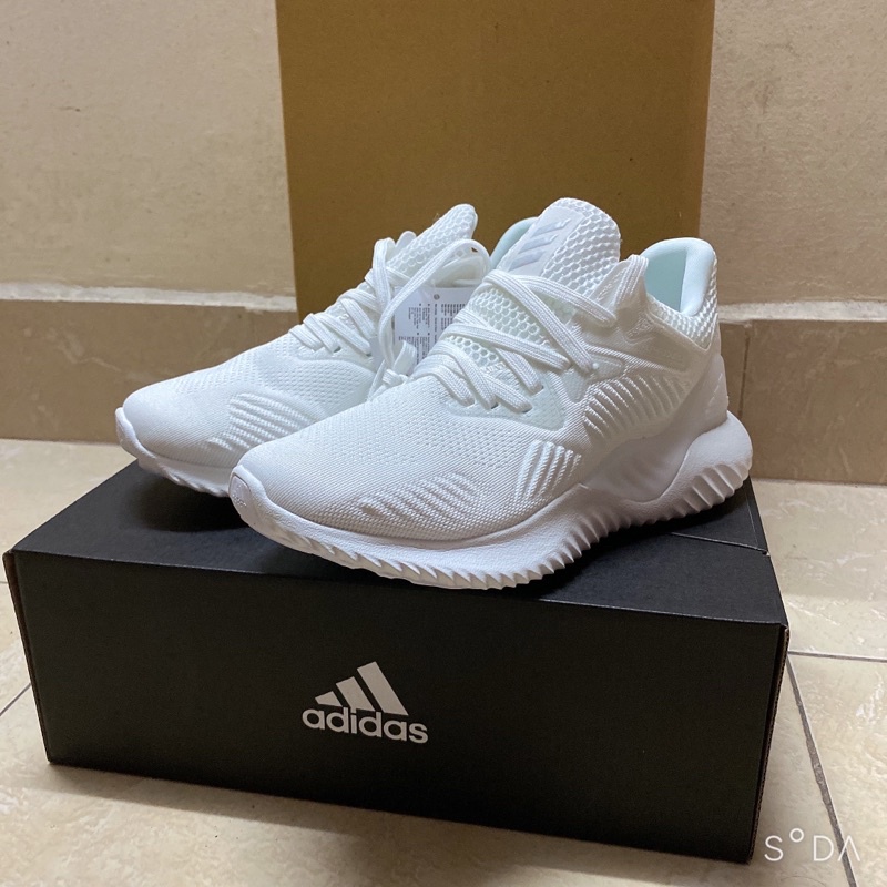 Giày Adidas Alphabounce Trắng (fullbox + freeship)