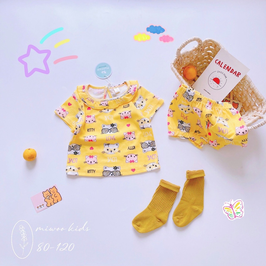 Bộ cộc tay bèo cổ cho bé gái.