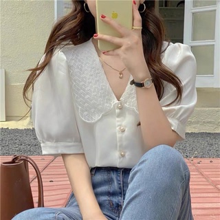 Áo sơ mi cổ ren đính cườm