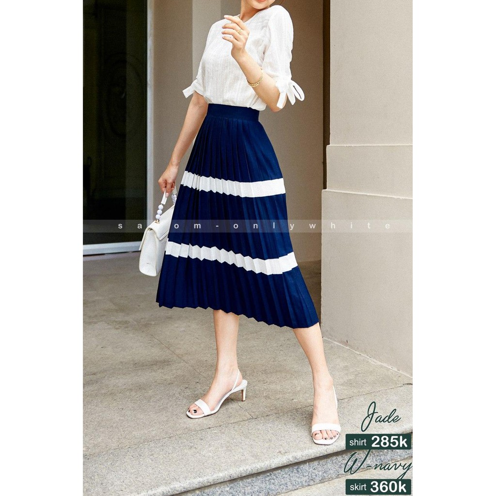 W- Navy skirt