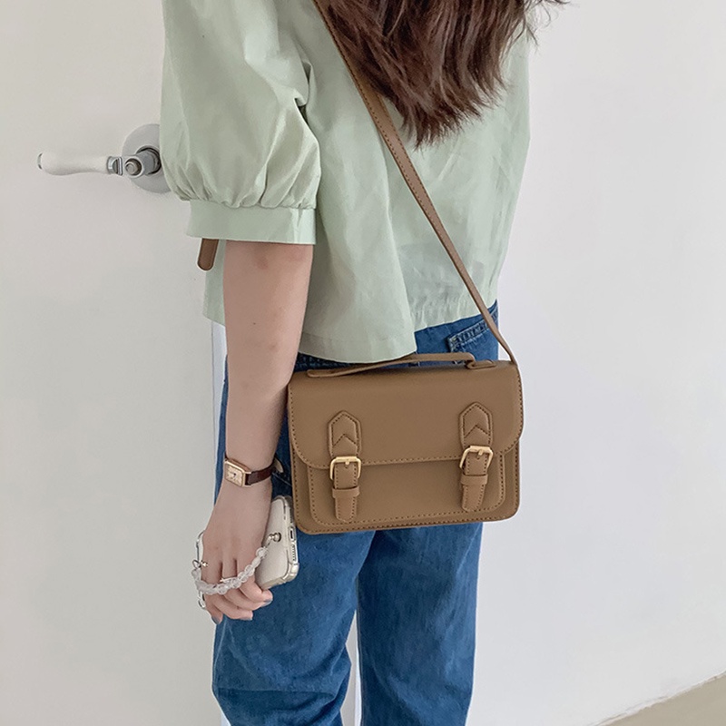 Túi đeo chéo có khóa gài thời trang sành điệu cho nữ