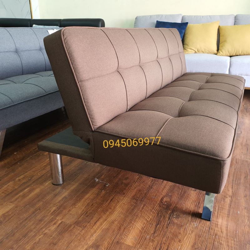 Sofa bed nâu cafe bàn tròn trắng - Sofa Châu Âu giá xưởng - Sofa bed chân thép mạ crom - Màu nâu