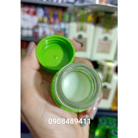 Dầu cù là Xanh con Ó của Mỹ.