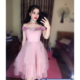 Đầm công chúa bẹt vai đính hoa tùng 4 lớp