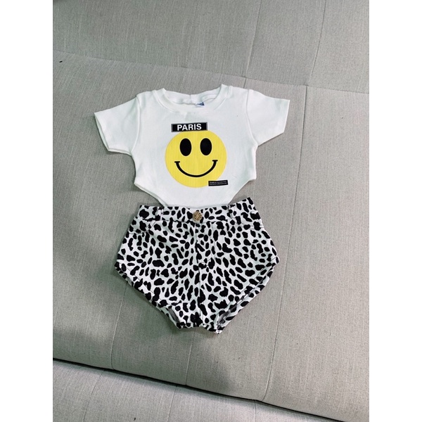 Set quần đùi phối áo body suit  siêu cá tính cho bé