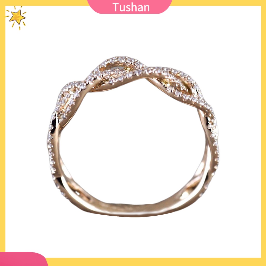 Nhẫn cưới đính đá tinh tế nhẹ nhàng