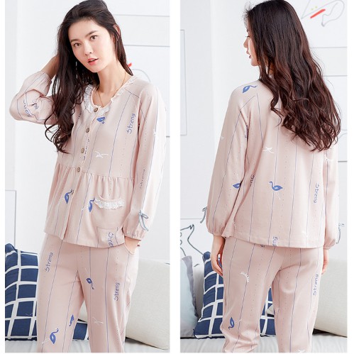 Bộ pijama dài tay với áo cách điệu che khuyết điểm, mặc cực thời trang cá tính | WebRaoVat - webraovat.net.vn