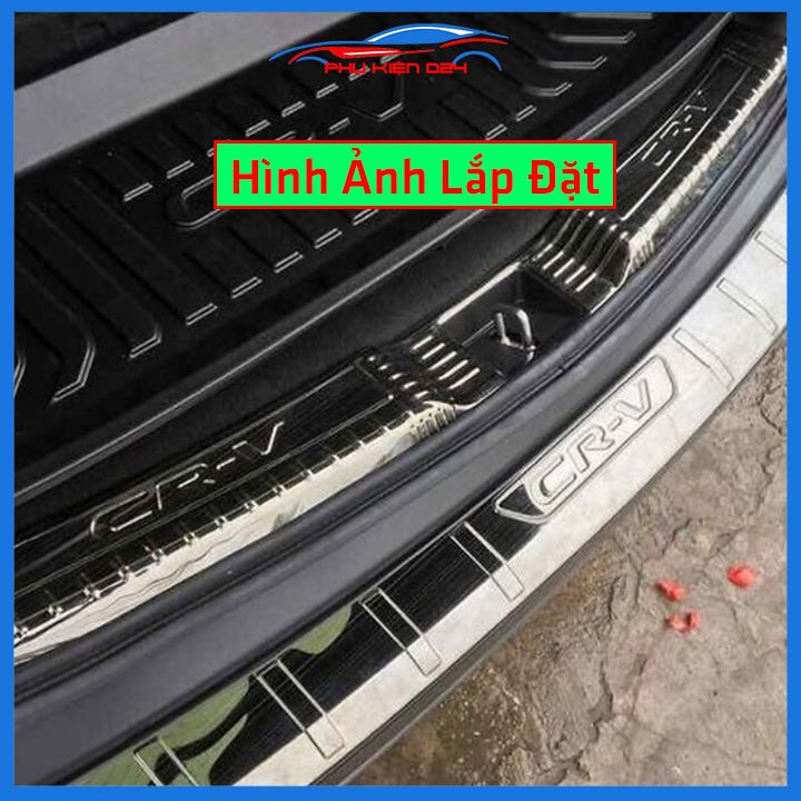 Ốp chống trầy cốp Honda CRV 2018-2019-2020-2021 thép không gỉ vân titan bảo vệ xe chống va đập