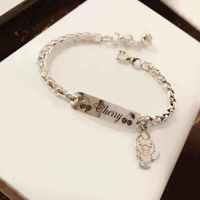 Lắc bạc khắc tên bé