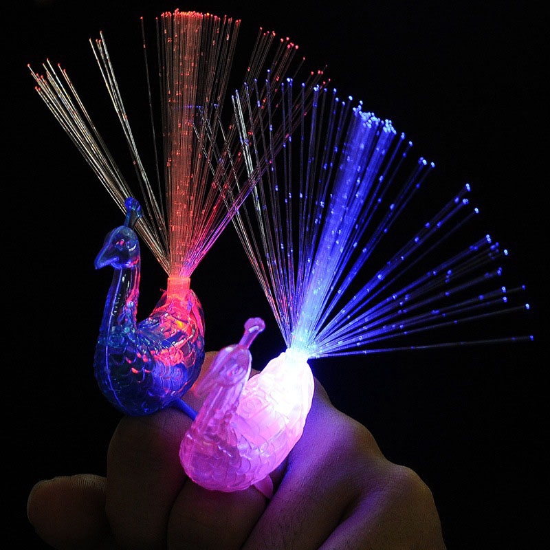 1 Nhẫn Hình Chim Công Có Đèn LED Phát Sáng Nhiều Màu Cho Bé