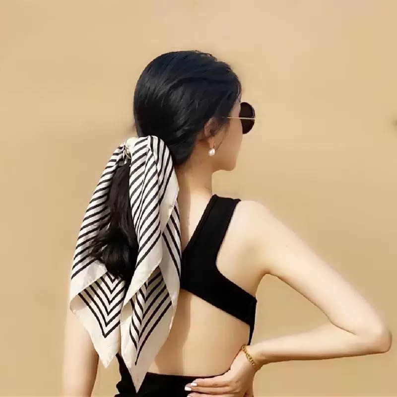 Khăn choàng cổ lụa màu kem thanh lịch size 70x70cm