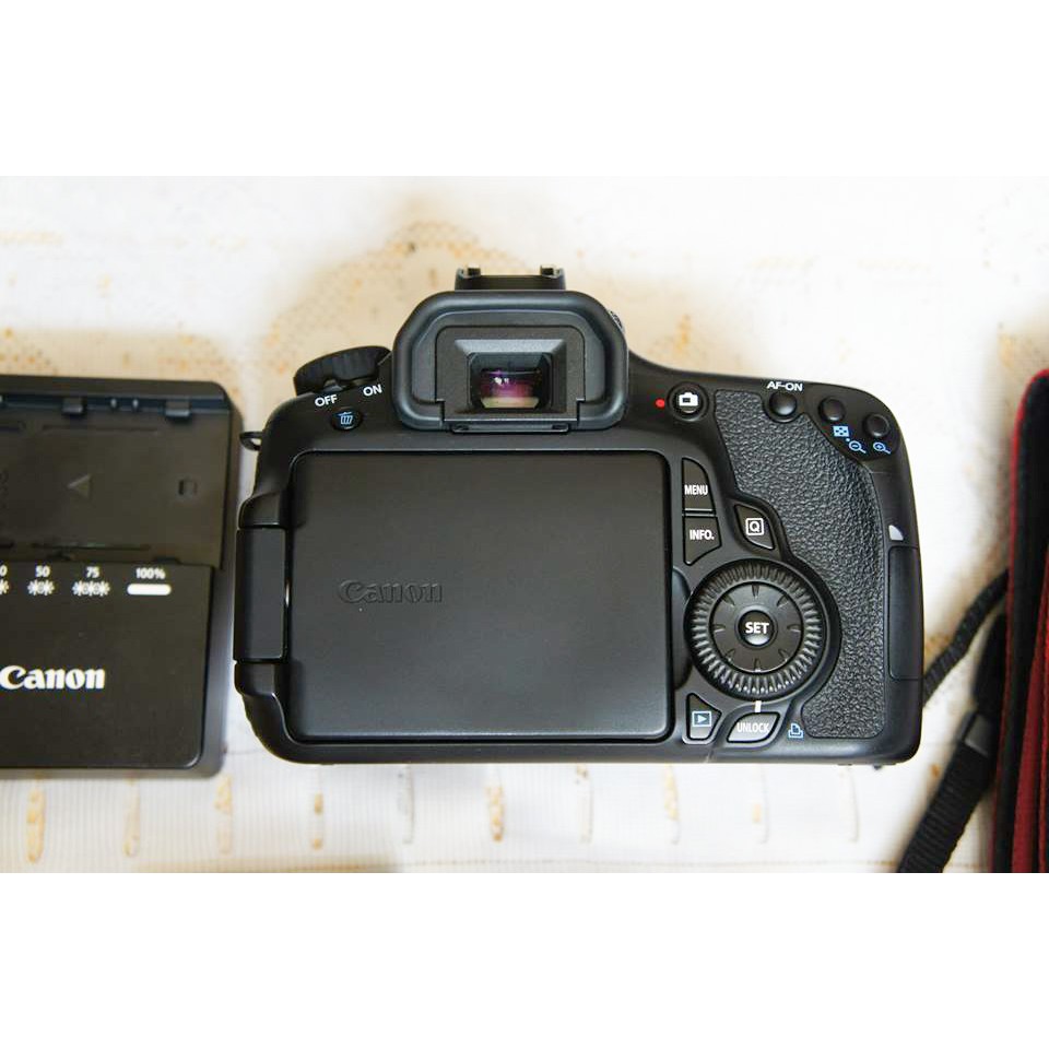 Máy ảnh Canon 60D - 18.0 Megapixels - Lens đủ loại - Mới 95%