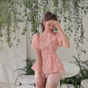 Set áo kiểu cổ yếm tay phồng kèm quần short cực dễ thương cho nàng cực dễ thương