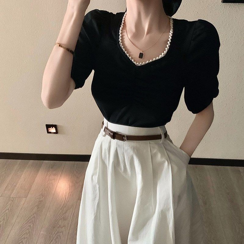 2022 Xia Ji Hepburn white half skirt small suit V-collar blouse fashion fried street network celebrity two-piece set