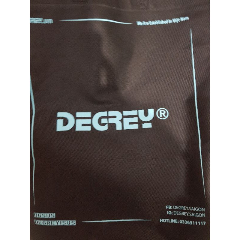 pass tote degrey