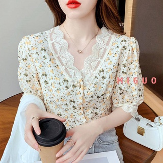 Áo kiểu tay phồng cổ chữ v phối ren họa tiết hoa nữ tính