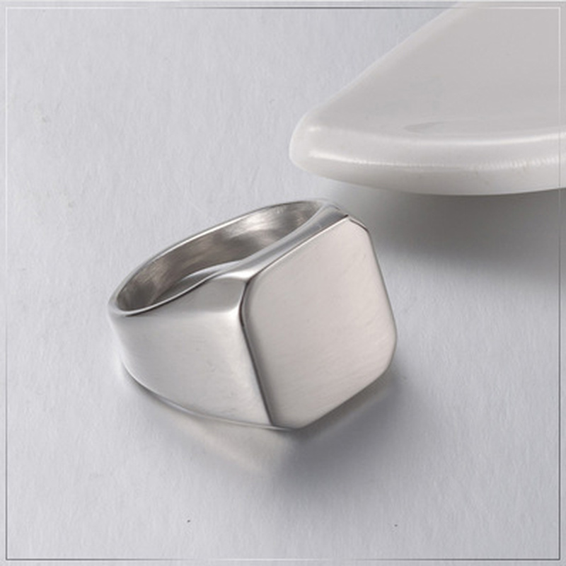 Nhẫn thép titan hình vuông kết cấu mỏng mịn phù hợp làm quà tặng dễ thương thanh lịch cho nam nữ