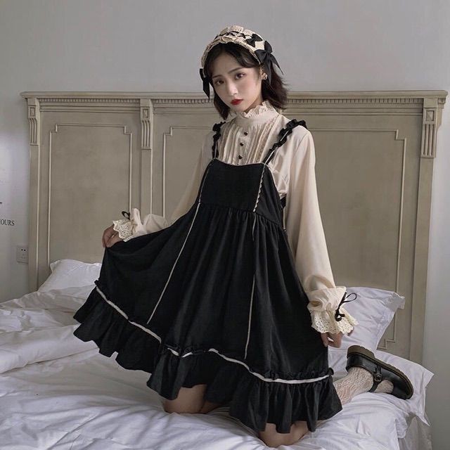 [Order]  Áo sơ mi cổ trụ nhún bèo + váy Lolita đen hai dây ( Ảnh thật cuối )