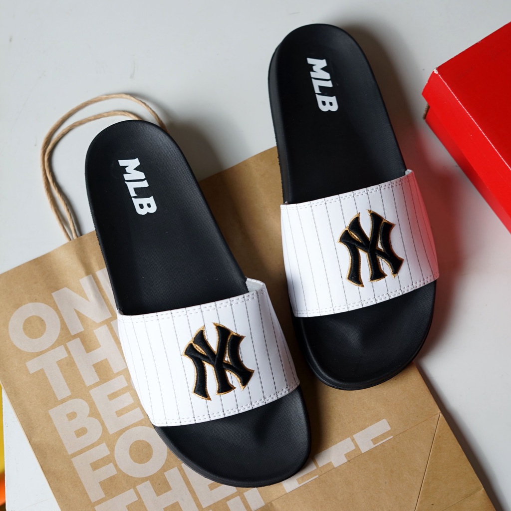 Dép 𝐌𝐋𝐁 NY Trơn Unisex Nam Nữ Quai Ngang Chữ In Nỗi Siêu Cá Tính Tặng Kèm Box