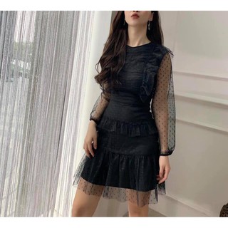 Váy ren xếp tầng