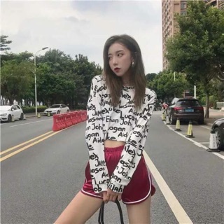 Áo croptop chữ