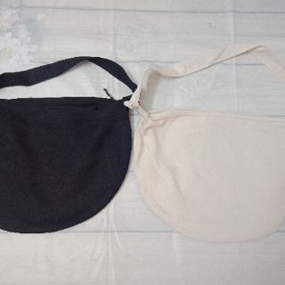 Túi Đeo Chéo CANVAS Basic Unisex (Đen/Be)