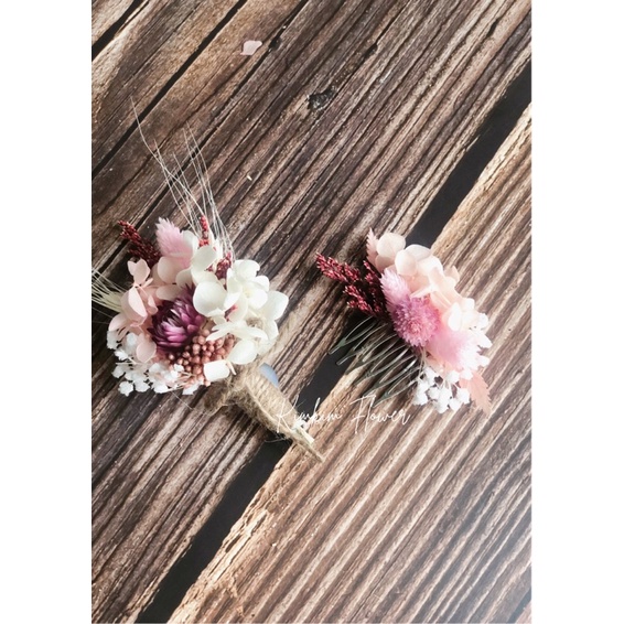 Combo hoa cài áo chú rể và xược tóc cô dâu