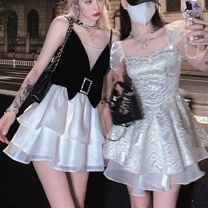 ☍∈ Đầm Nhung Búp Bê Barbie Hai Dây Nhỏ Nhắn Cổ Chữ V Sâu Mặc Vào Mùa Hè Quà Tặng Nhỏ