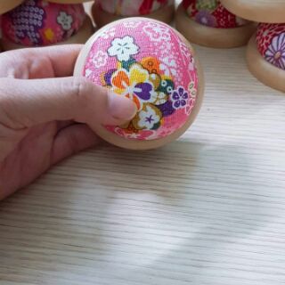 Gối cắm kim đế gỗ