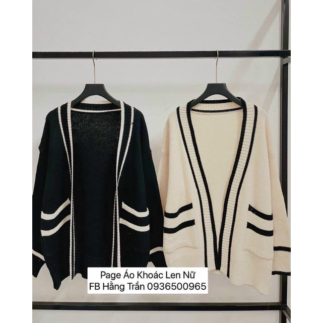 Áo khoác len dày viền dáng dài form rộng.