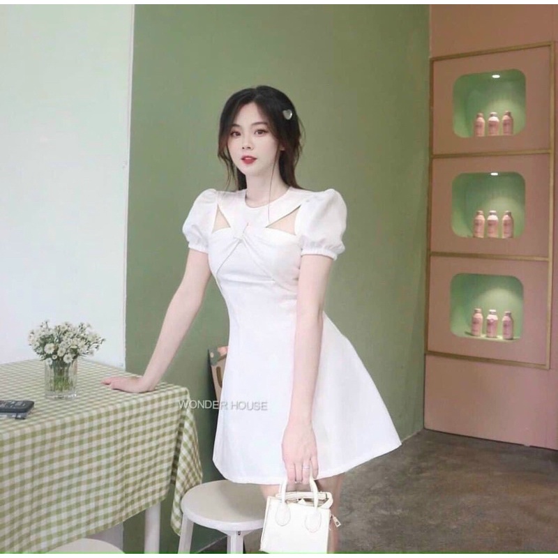 ĐẦM XOẮN NGỰC KHOÉT VAI