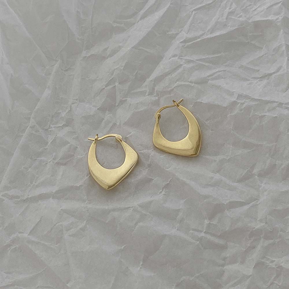 Khuyên Tai Nữ Trang Tạo Hình Độc Đáo