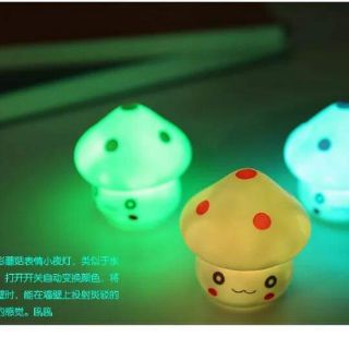 Đèn ngủ hình nấm dùng pin