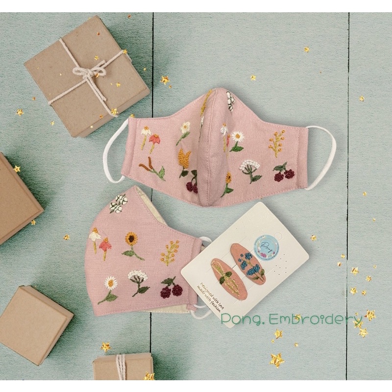 Khẩu trang linen thêu tay