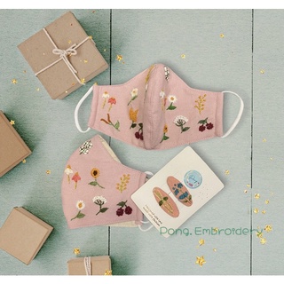 Khẩu trang linen thêu tay