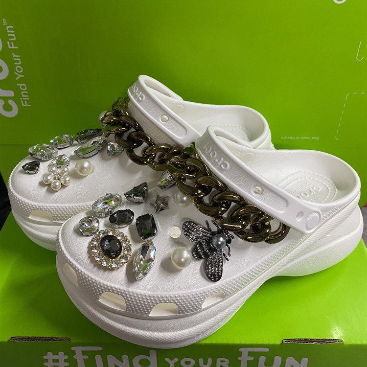 Nền tảng giày cao gót chuỗi thời trang mới của Crocs