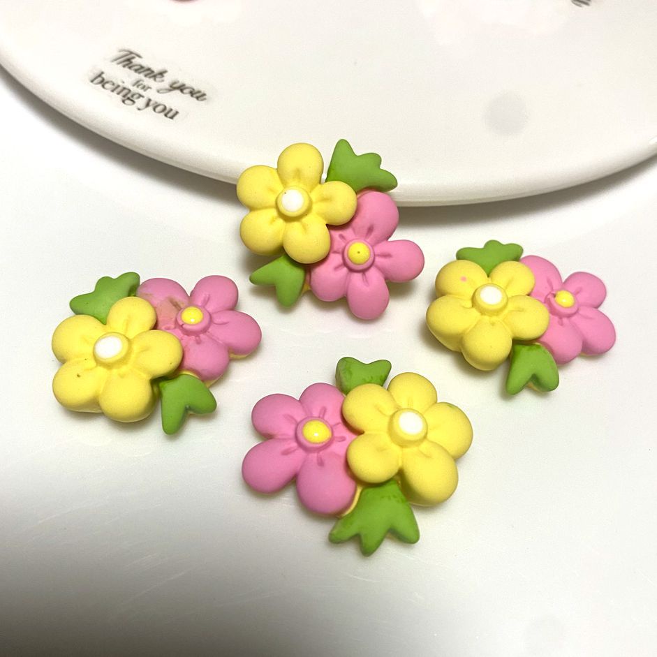 Phụ Kiện Trang Trí Ốp Điện Thoại Hình Hoa Lá Hoạt Hình Dễ Thương Bằng Resin DIY