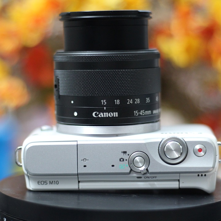 Máy ảnh Canon M10 kèm ống kính