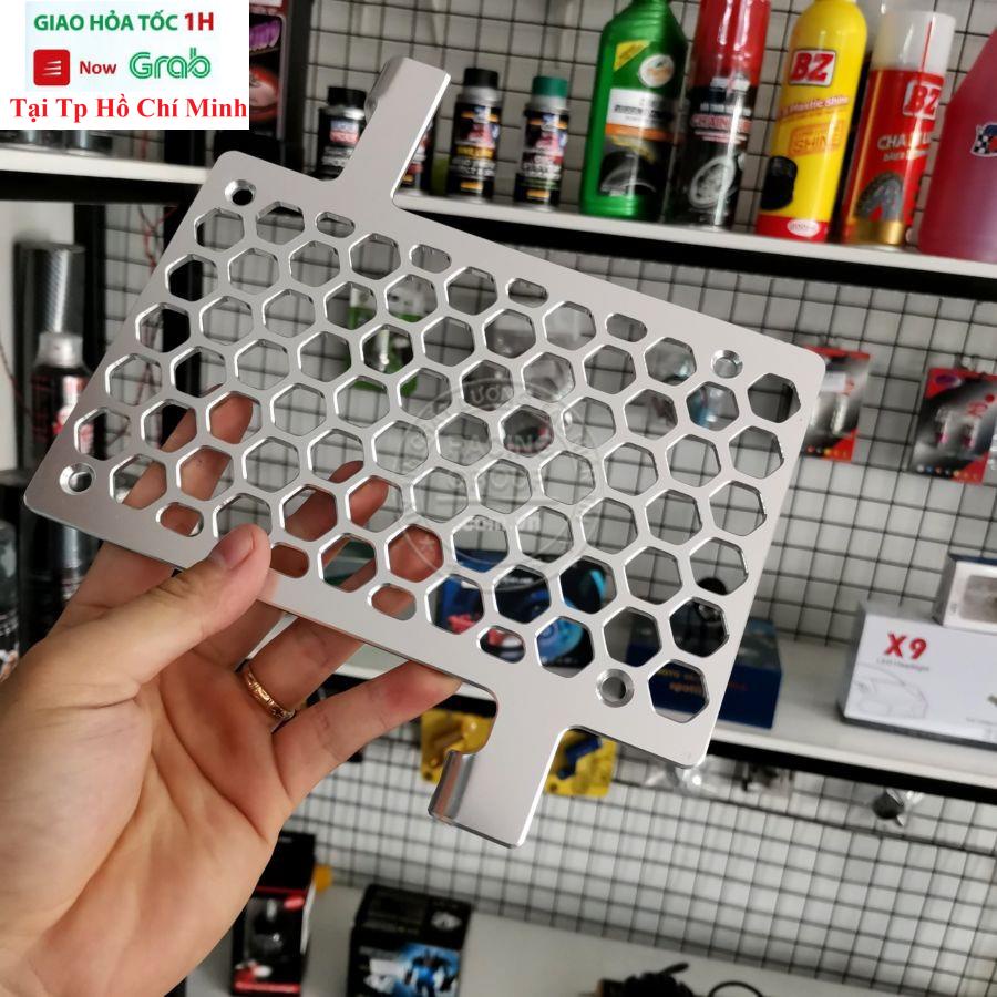 Che Két Nước Exciter 155   Nhôm CNC Cao Cấp Bảo Vệ Két Nước Cho Xe Máy Logo Brem boo