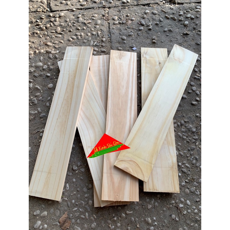 Thanh gỗ thông dày 1cm, dài 50cm, rộng 10cm đã bào láng đẹp 4 mặt phù hợp làm kệ, ốp tường, trang trí, decord